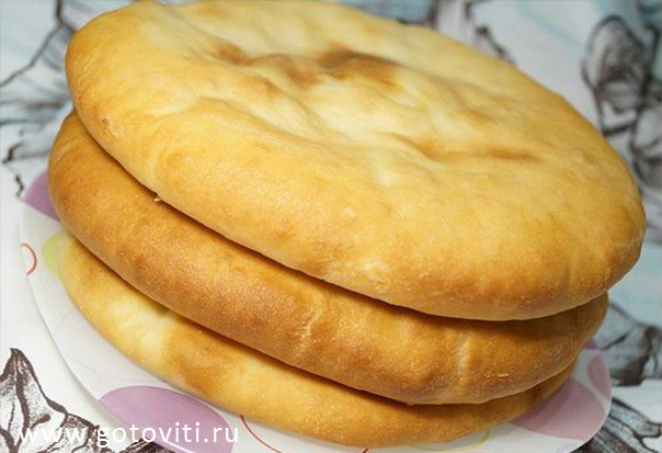 Картофджин -  осетинский пирог с картофелем и сыром.